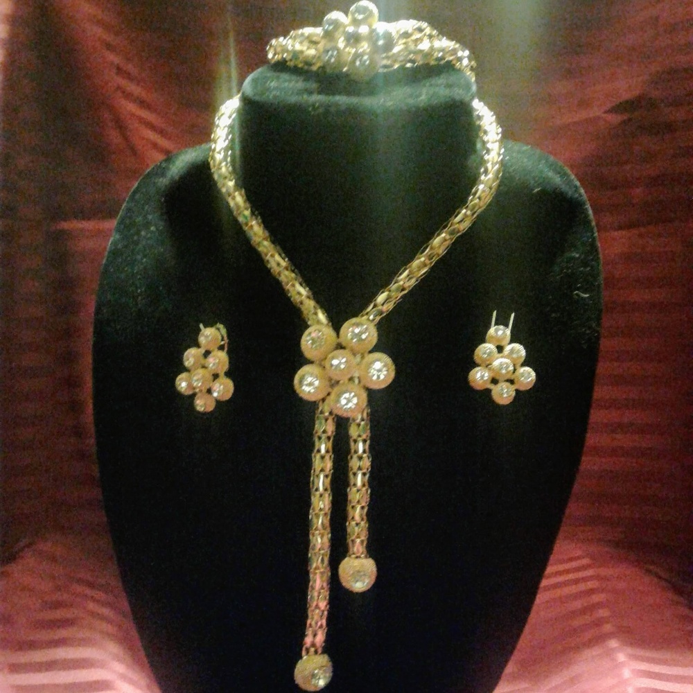 Necklace set